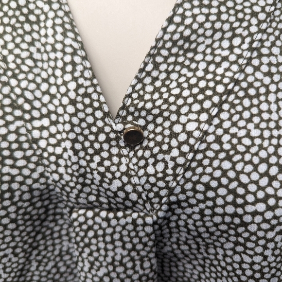 Liz Claiborne Chiffon Sleeveless V Neck Top Sz L - Picture 7 of 11